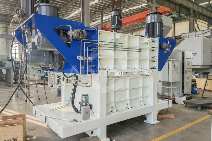 Máy nghiền bốn trục cho dây chuyền sản xuất SRF từ ASR (phế liệu nghiền ô tô) tại Đài Loan