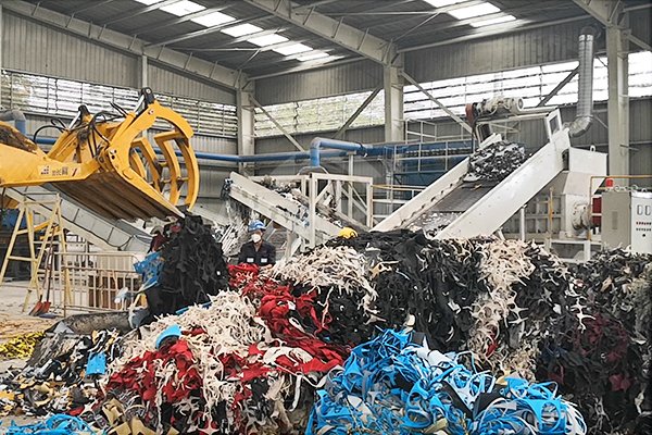 Nhà máy tái chế chất thải dệt may