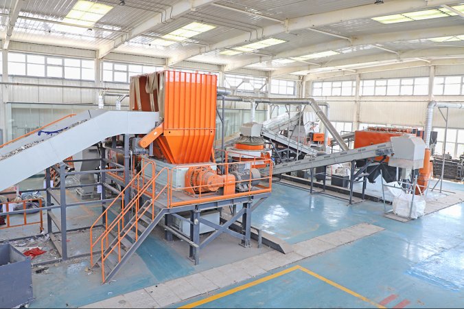 Nhà máy nghiền trục đôi được áp dụng trong dự án xử lý chất thải dệt ở Hà Nam, Trung Quốc