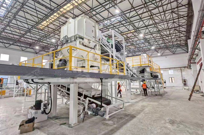 Máy nghiền một trục cho dự án chuyển đổi chất thải xây dựng dễ cháy thành nhiên liệu thay thế tại Thượng Hải