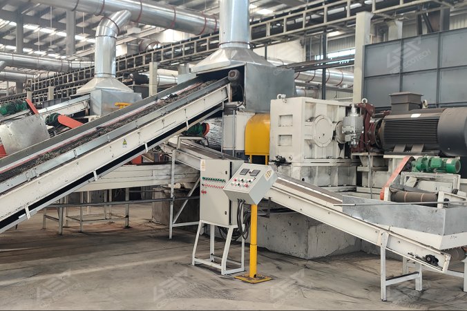 Máy mài cao su cho dự án xử lý lốp thải ở Hà Nam, Trung Quốc