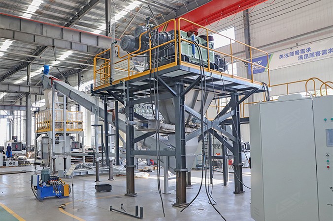 Máy hủy trục bốn